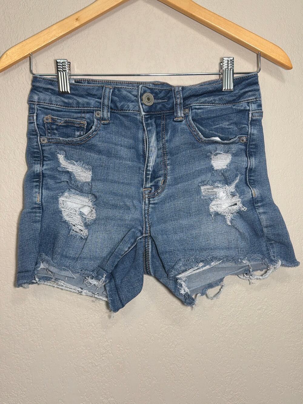American Eagle women’s distressed denim Hi-Rise Shortie SZ 4